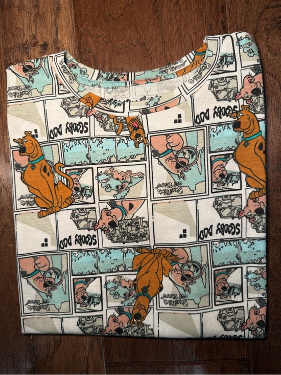 Hanna Barbera Other - Disney Scooby Doo T-shirt, size small juniors